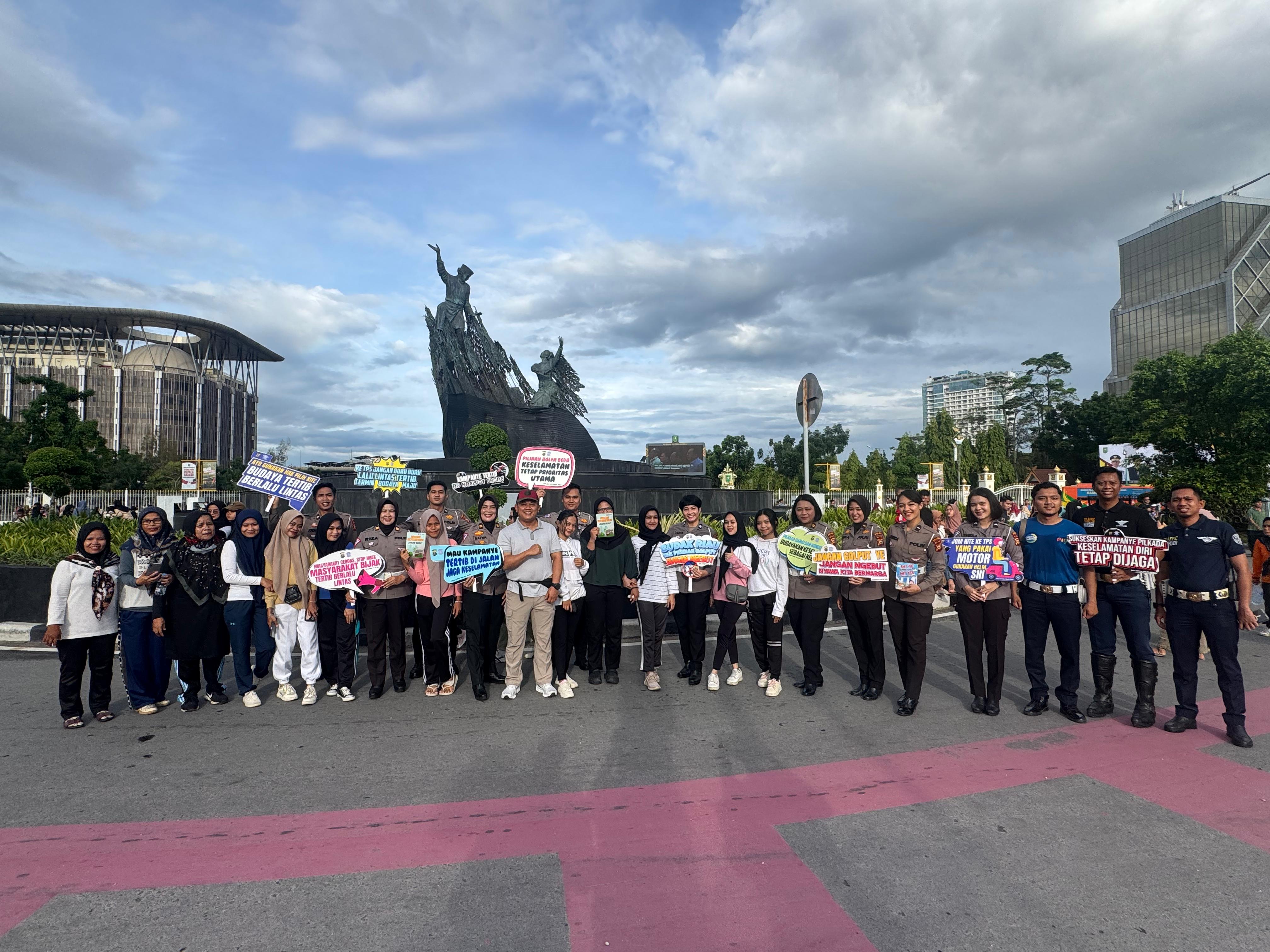Dirlantas Polda Riau Sambangi Pengunjung Car Free Day Sampaikan Pesan Edukasi Kamtibmas